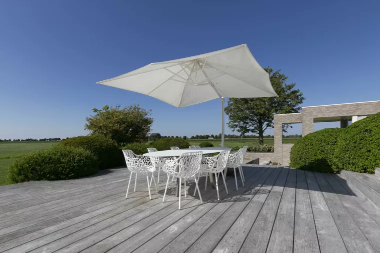Landelijk gelegen tuin met elegante haagmassieven (21) - 