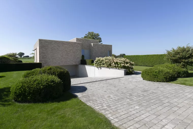 Landelijk gelegen tuin met elegante haagmassieven (14) - 